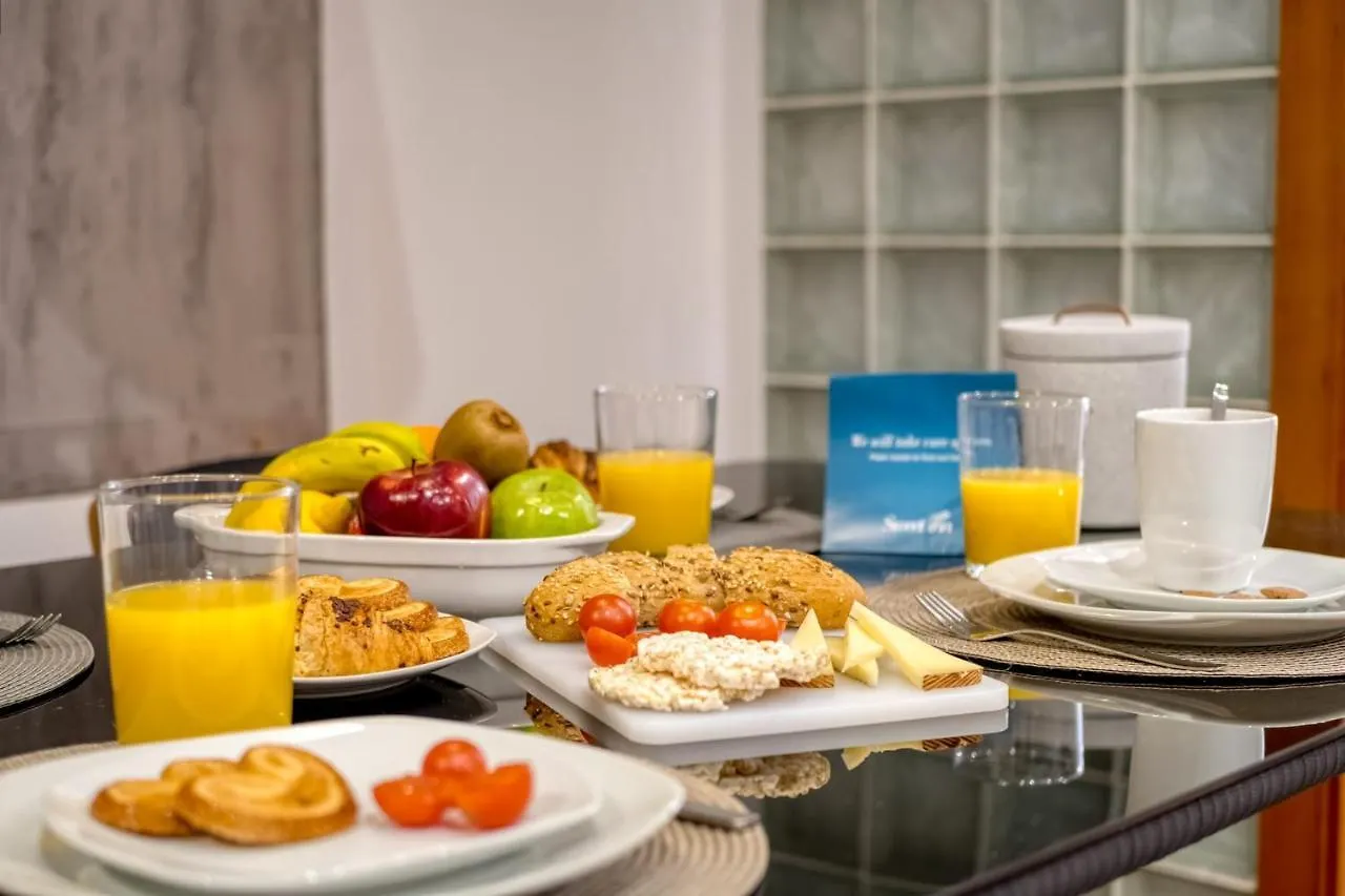 Sweet Inn - Lesseps Barcelona Apartment